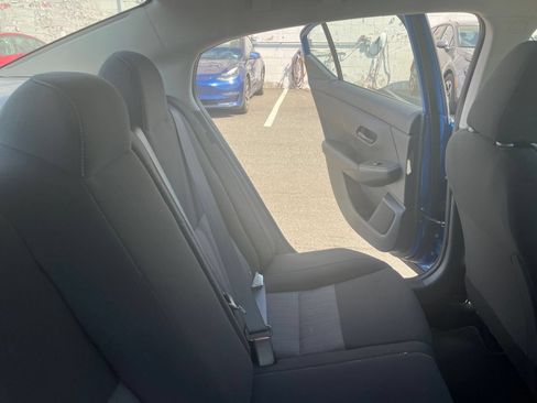 Used 2025 Nissan Sentra SV FWD image 35