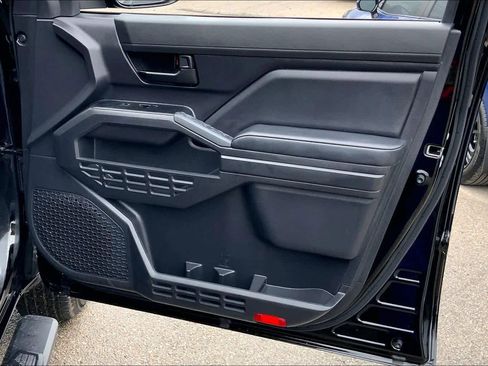 Used 2025 Toyota Tacoma SR image 20