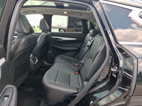 Used 2019 INFINITI QX50 Luxe w/ Navigation Package AWD/4WD image 10