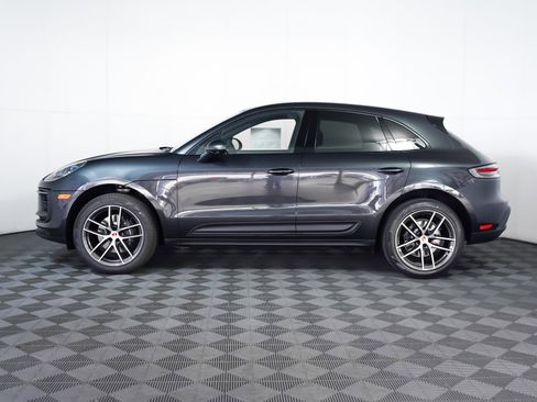 New 2026 Porsche Macan image 2