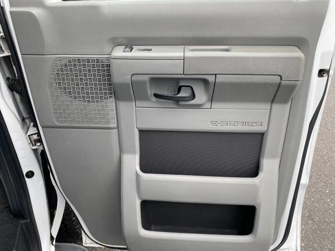 Used 2012 Ford E-350 and Econoline 350 XL RWD image 22