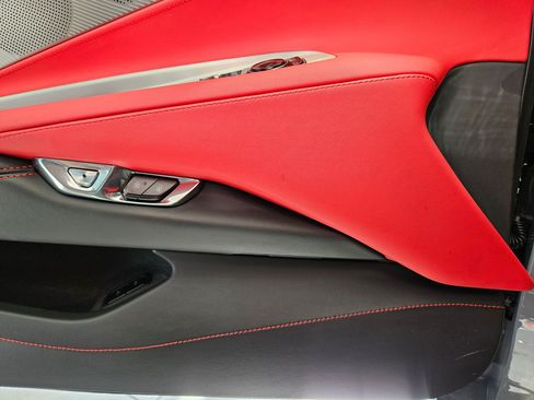 Used 2025 Chevrolet Corvette Stingray Preferred Cpe w/ Z51 Performance Package RWD image 13