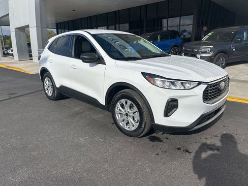 Certified 2024 Ford Escape Active image 2