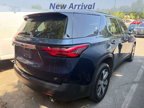 Used 2023 Chevrolet Traverse LT w/ LT Premium Package AWD/4WD image 8