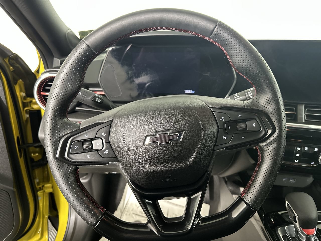 Used 2025 Chevrolet Trax RS w/ Driver Confidence Package FWD image 5