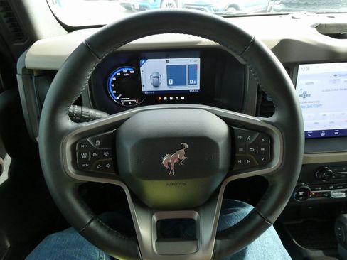 Used 2024 Ford Bronco Wildtrak image 31