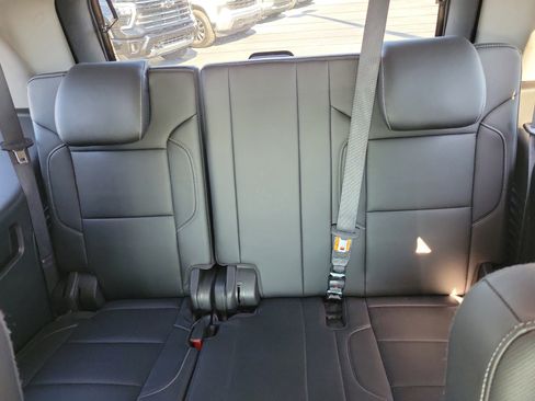 Used 2019 GMC Yukon SLT w/ Open Road Package image 16