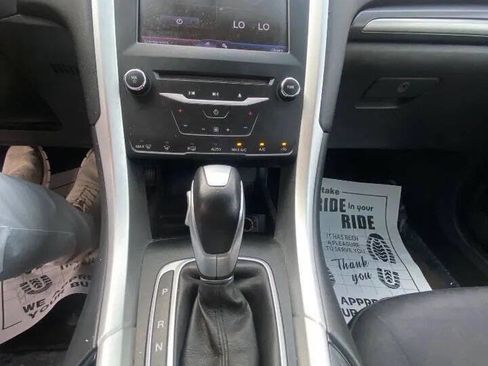 Used 2013 Ford Fusion SE image 15