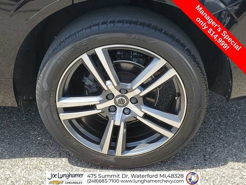 Used 2018 Volvo XC60 T5 Momentum w/ Convenience Package AWD/4WD image 32