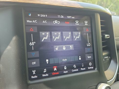 Used 2019 RAM 1500 Laramie RWD image 32