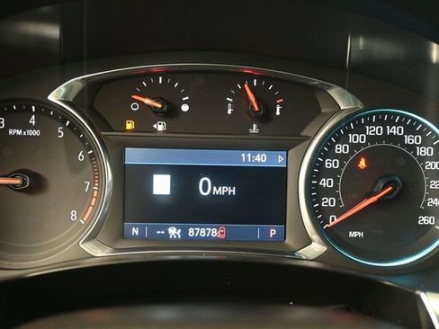 Used 2022 Chevrolet Traverse RS image 9