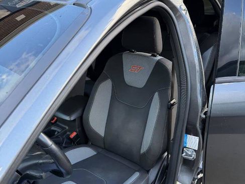 Used 2018 Ford Focus ST image 22