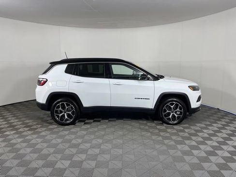 Used 2026 Jeep Compass Limited AWD/4WD image 8