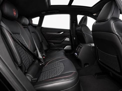 Used 2019 Maserati Levante Trofeo AWD/4WD image 30