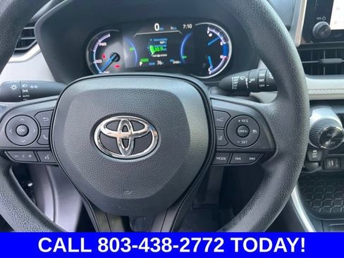 Used 2025 Toyota RAV4 XLE AWD/4WD image 19