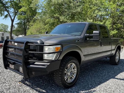 Used 2014 Ford F250 XLT w/ XLT Value Package image 3