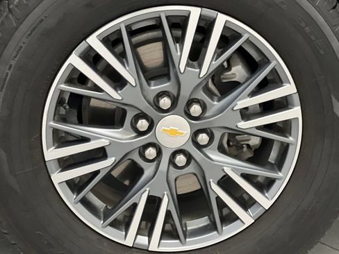 Used 2024 Chevrolet Traverse LT FWD image 82
