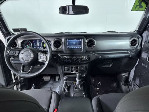 Used 2023 Jeep Wrangler Unlimited w/ Cold Weather Group AWD/4WD image 5