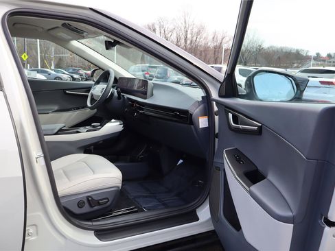 Certified 2023 Kia EV6 Wind image 25