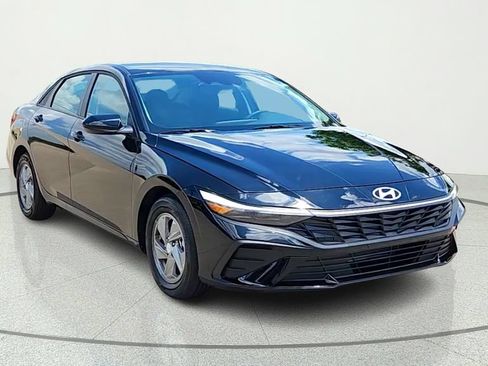 Certified 2026 Hyundai Elantra SE FWD image 1