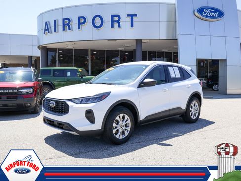 Used 2024 Ford Escape Active AWD/4WD image 1