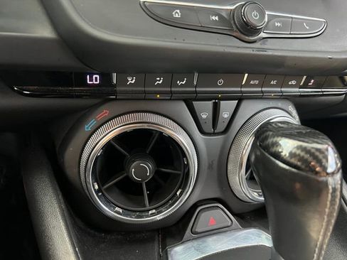 Used 2018 Chevrolet Camaro LT image 21