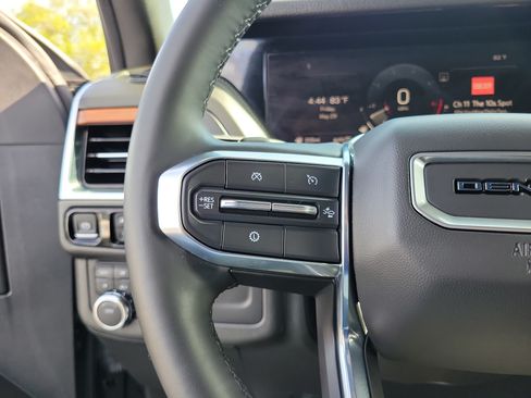 Used 2025 GMC Yukon Denali AWD/4WD image 23