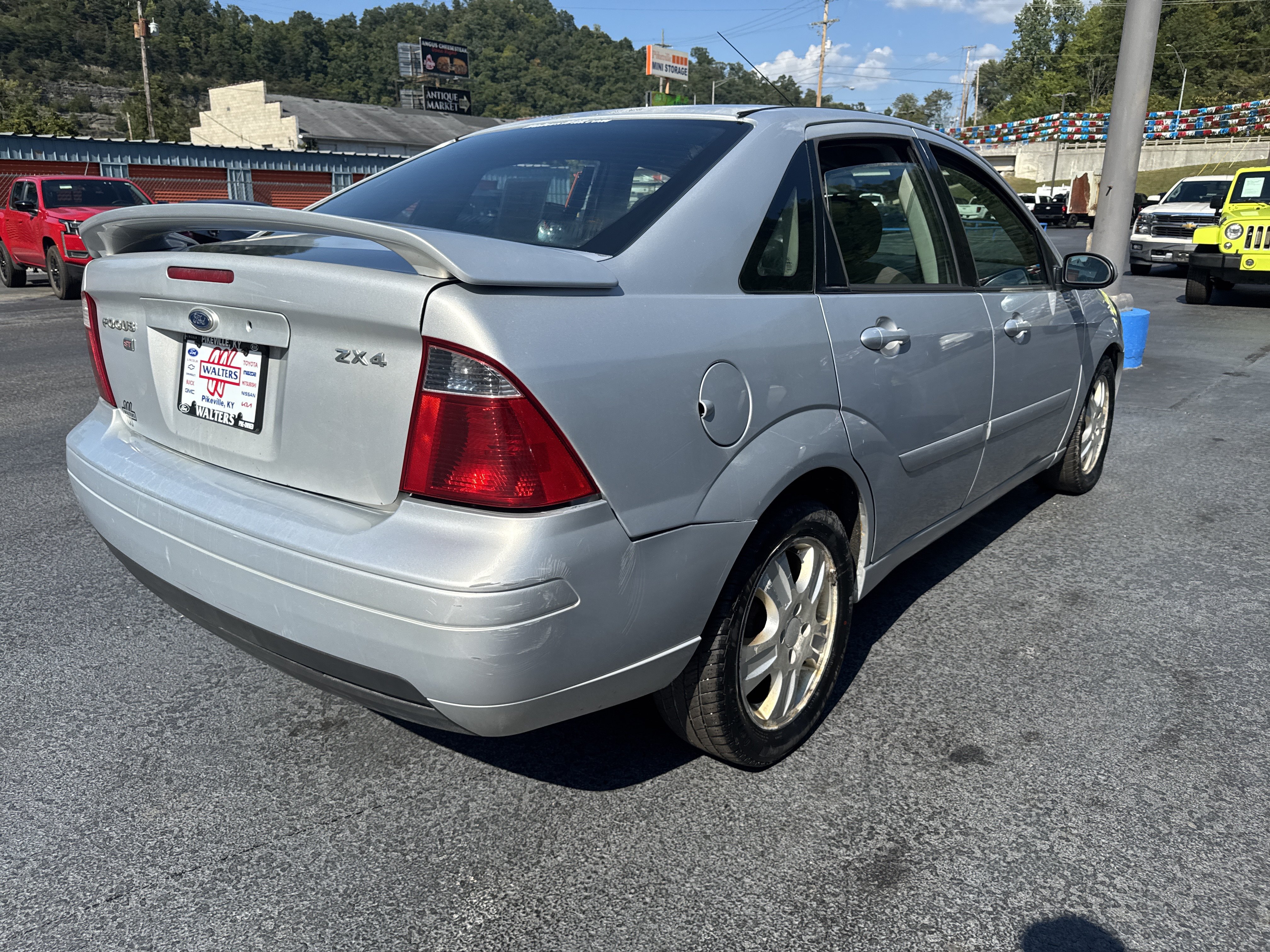 Used 2006 Ford Focus ST FWD image 7
