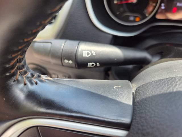 Used 2018 Jeep Compass Latitude w/ Cold Weather Group FWD image 23