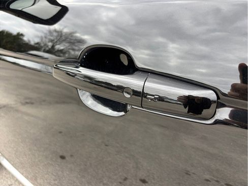 Used 2016 Land Rover Range Rover Long Wheelbase Supercharged image 17