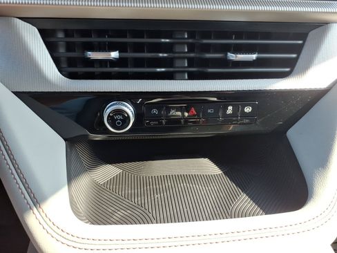 Used 2026 Ford Explorer Active w/ Active Comfort Package RWD image 21