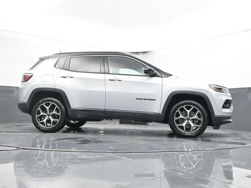 Used 2025 Jeep Compass Limited AWD/4WD image 24