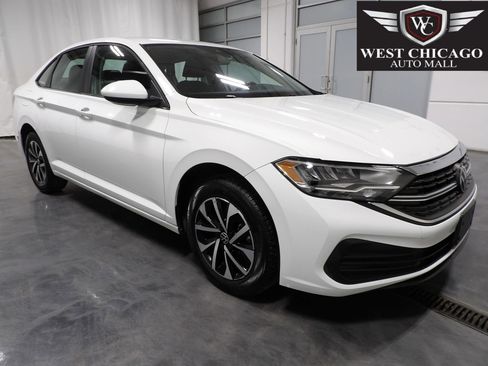 Used 2024 Volkswagen Jetta S image 1