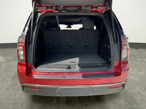 Used 2022 Chevrolet Suburban RST w/ Luxury Package image 24