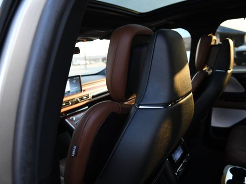 Used 2023 Lincoln Aviator Reserve w/ Equipment Group 201A image 16