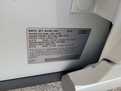 Certified 2025 Audi Q5 2.0T Premium Plus image 32