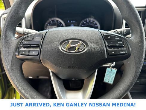 Used 2022 Hyundai Venue SE FWD image 12