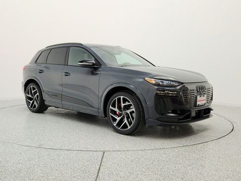 Used 2025 Audi SQ6 e-tron Premium Plus w/ Premium Plus AWD/4WD image 3