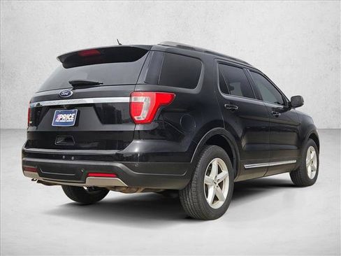 Used 2019 Ford Explorer XLT w/ Equipment Group 201A FWD image 5