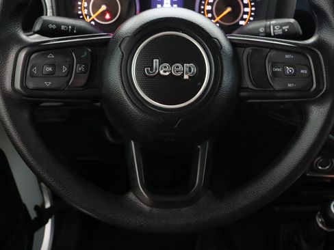 Used 2025 Jeep Gladiator Sport image 24