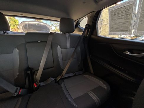 Used 2025 Chevrolet Blazer LT FWD image 37