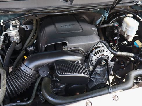 Used 2011 Chevrolet Avalanche LT RWD image 15