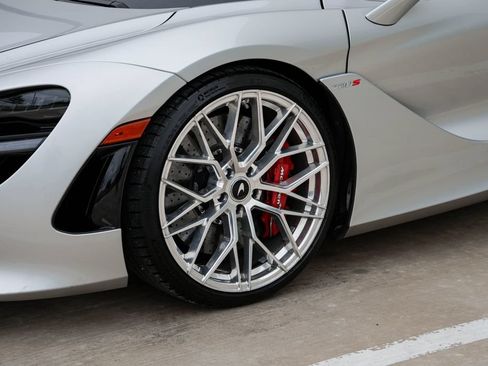Used 2020 McLaren 720S Performance RWD image 6
