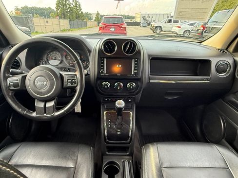 Used 2017 Jeep Patriot High Altitude AWD/4WD image 3