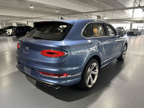 Used 2023 Bentley Bentayga AWD/4WD image 6