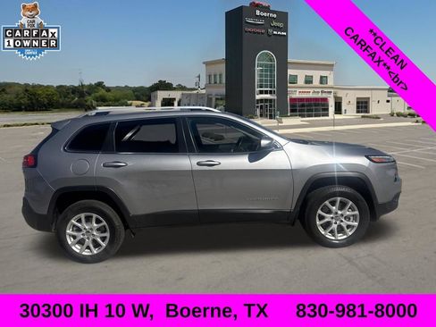 Used 2016 Jeep Cherokee Latitude w/ Trailer Tow Group AWD/4WD image 2