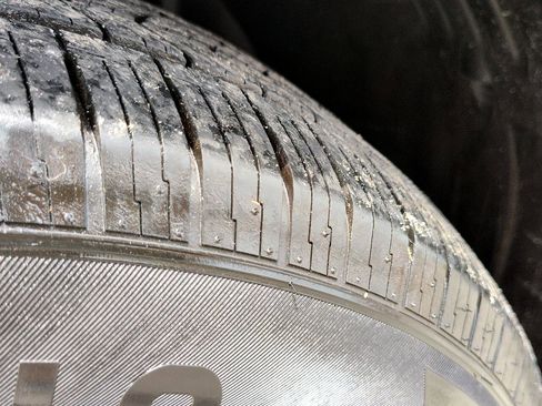 Used 2010 Suzuki Equator Sport image 12