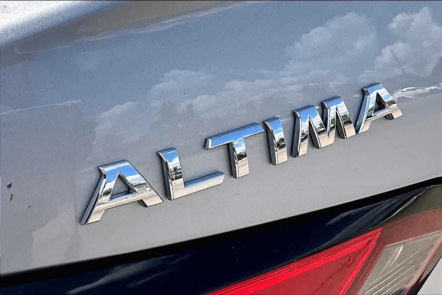 Certified 2022 Nissan Altima 2.5 SR FWD image 31