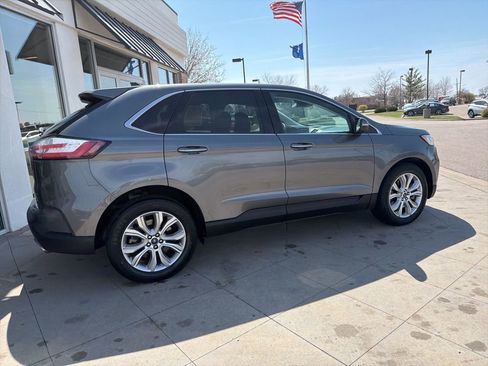 Used 2022 Ford Edge Titanium image 6