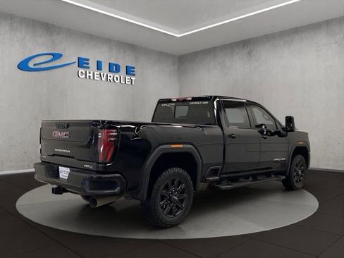 Used 2025 GMC Sierra 2500 AT4 w/ AT4 Premium Plus Package image 3